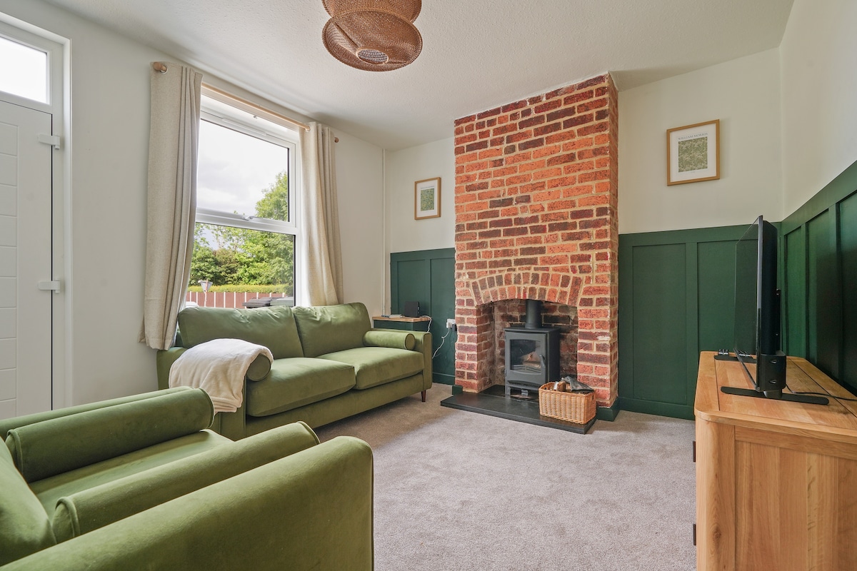 2 Bed Contractor House in Calow — Sleeps 4 — Calow