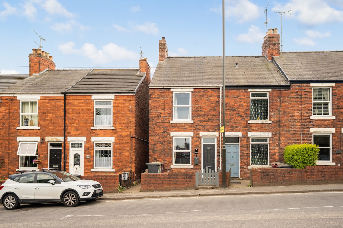 2 Bed Contractor House in Calow — Sleeps 4 — Calow