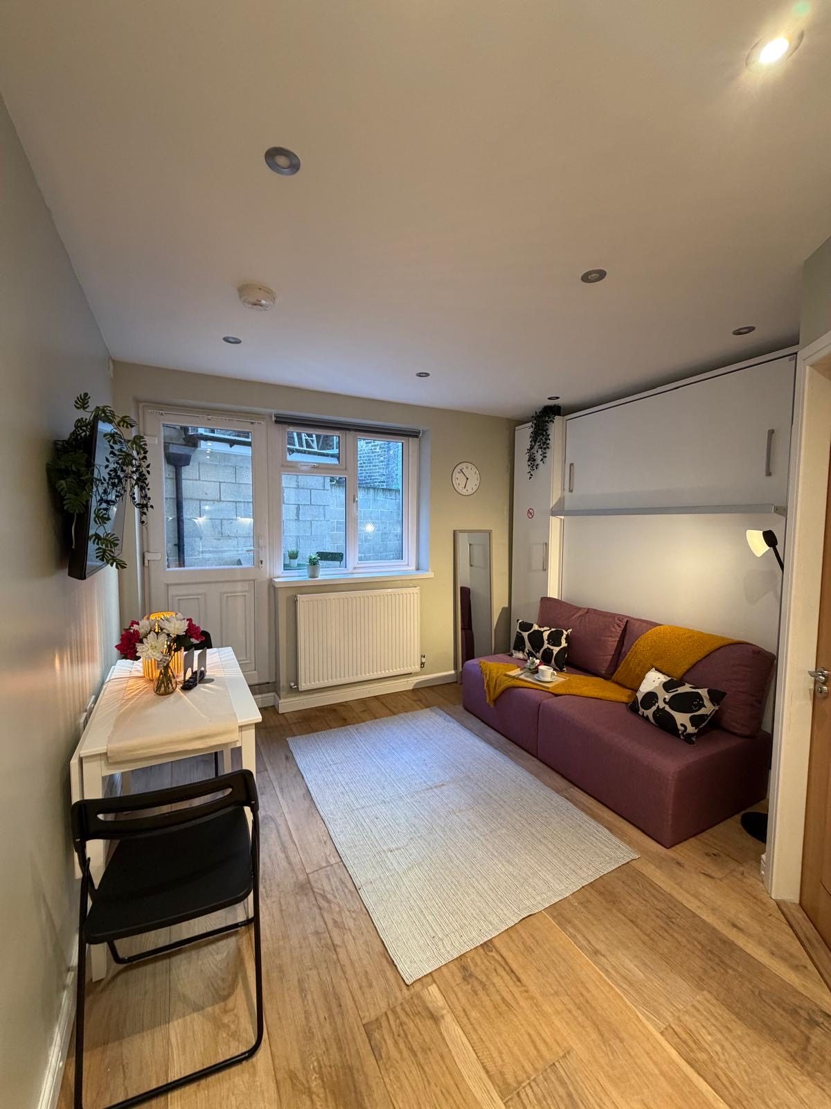 New Cross Studio | 1 Min to Trains | Free Parking — London
