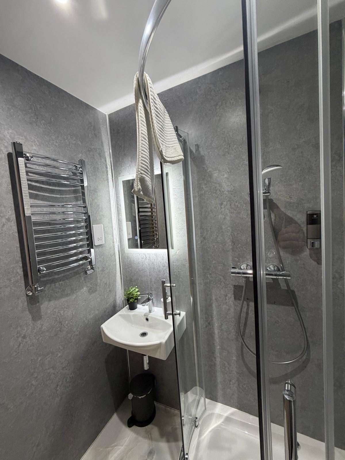 New Cross Studio | 1 Min to Trains | Free Parking — London