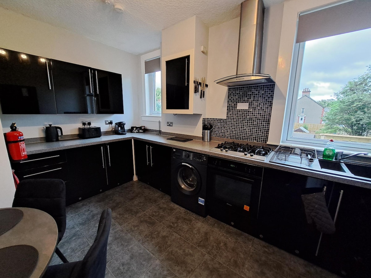 2 bedroom house in Renfrew — Renfrewshire