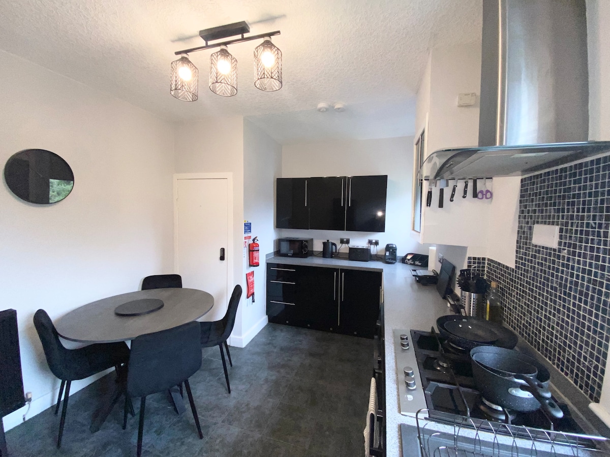 2 bedroom house in Renfrew — Renfrewshire