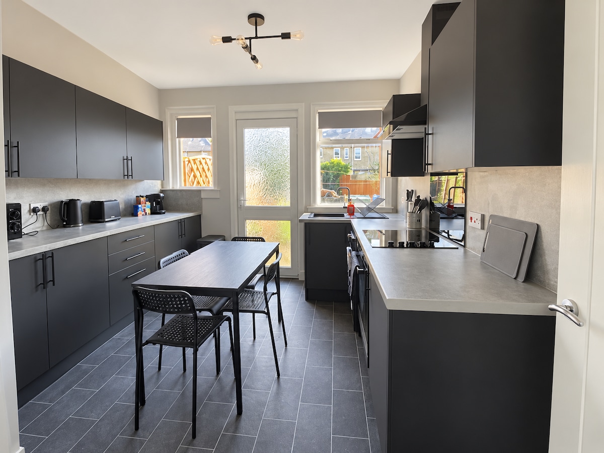 3 bedroom in Renfrew - Third Avenue — Renfrewshire