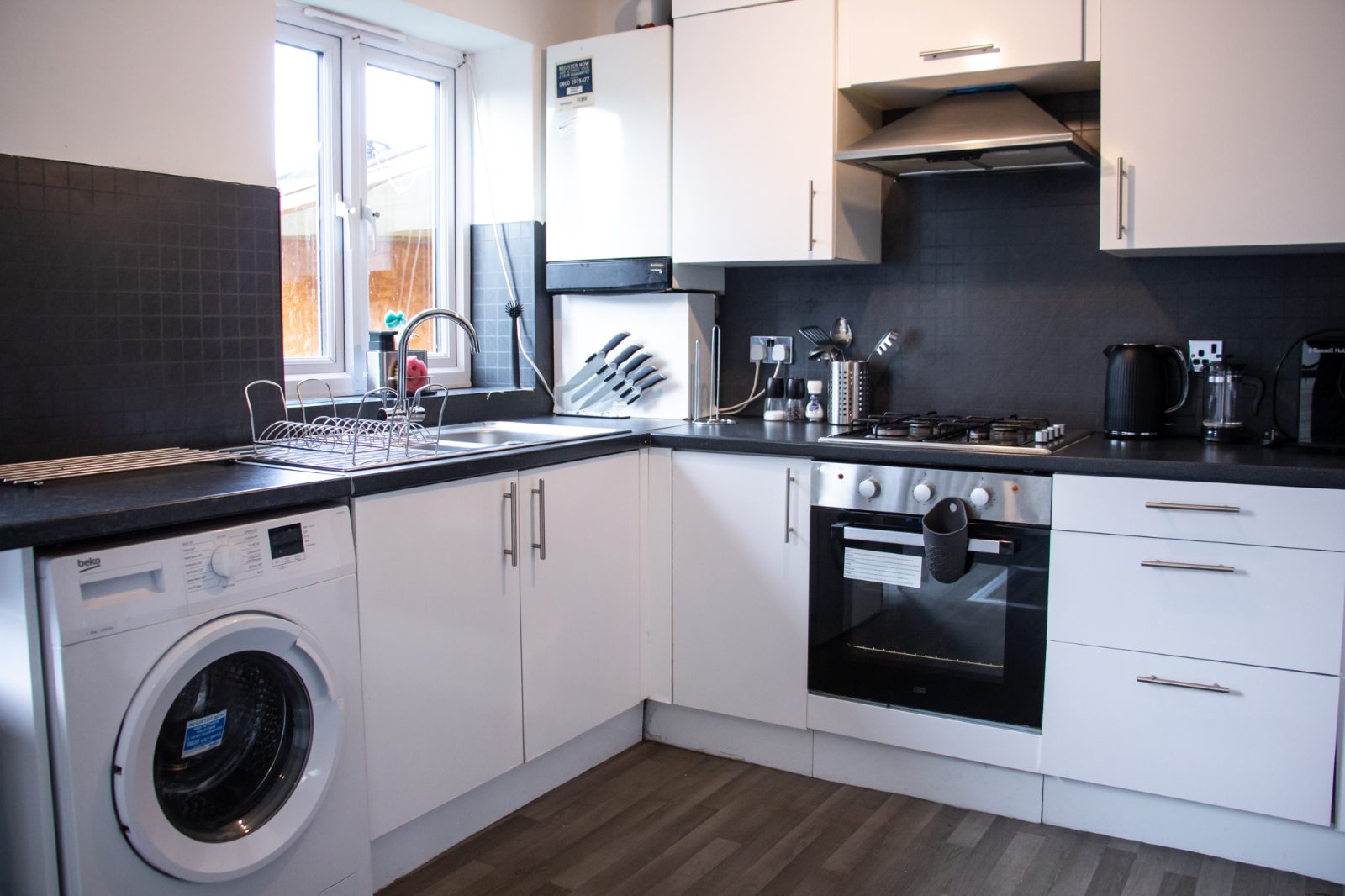Spacious 6-Bed Home Ideal For Contractors — Londono
