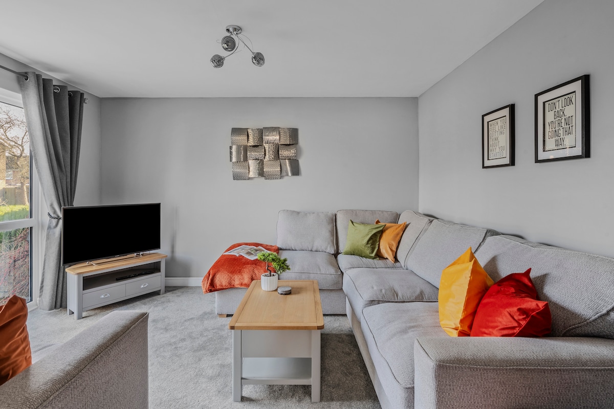 3 Bed Contractor House in Wickham Market — Sleeps 5 — Wickham Market