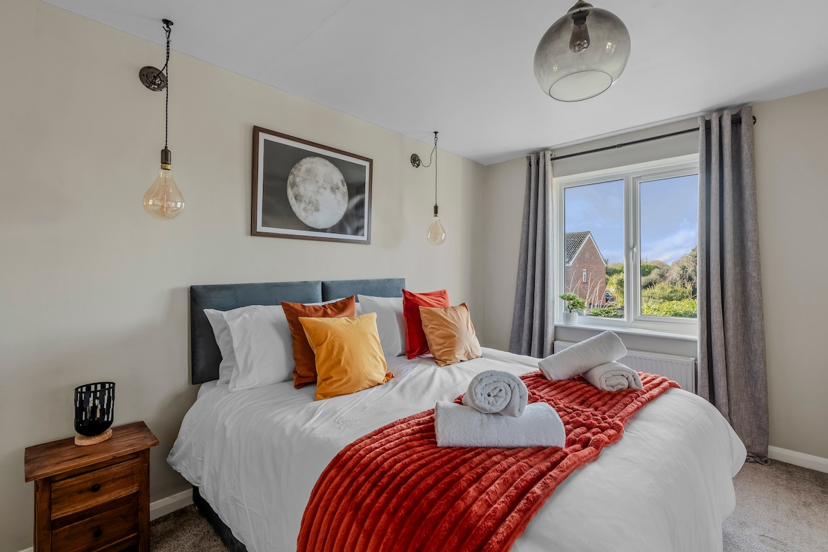 3 Bed Contractor House in Wickham Market — Sleeps 5 — Wickham Market