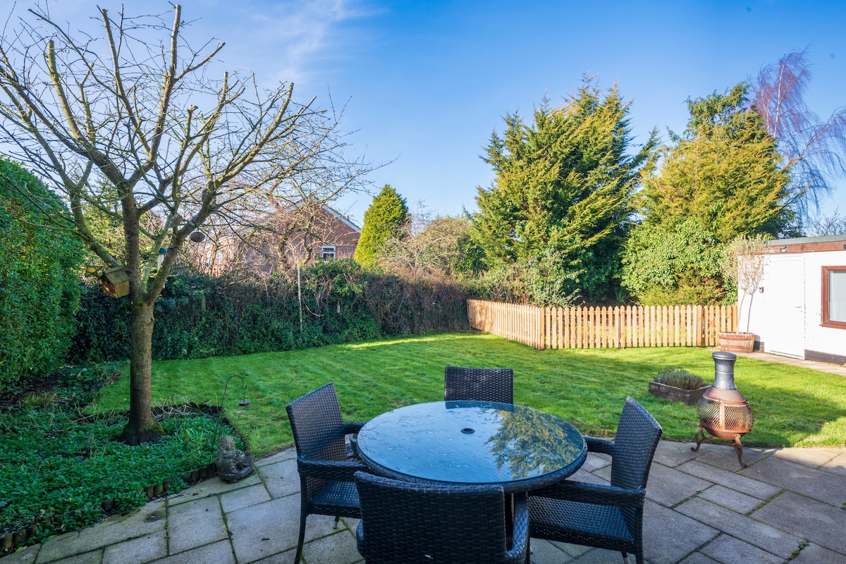 3 Bed Contractor House in Wickham Market — Sleeps 5 — Wickham Market