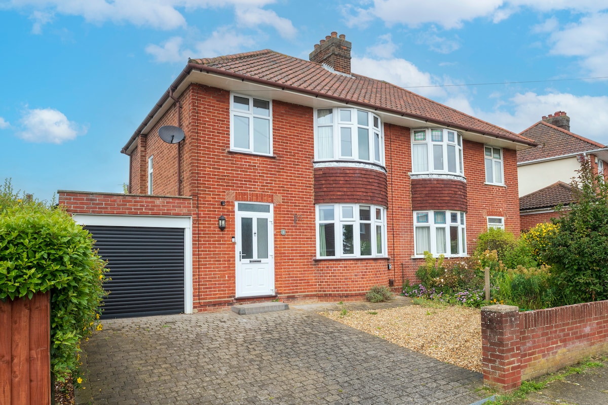 3 Bed Contractor House in Ipswich — Sleeps 6 — ipswich