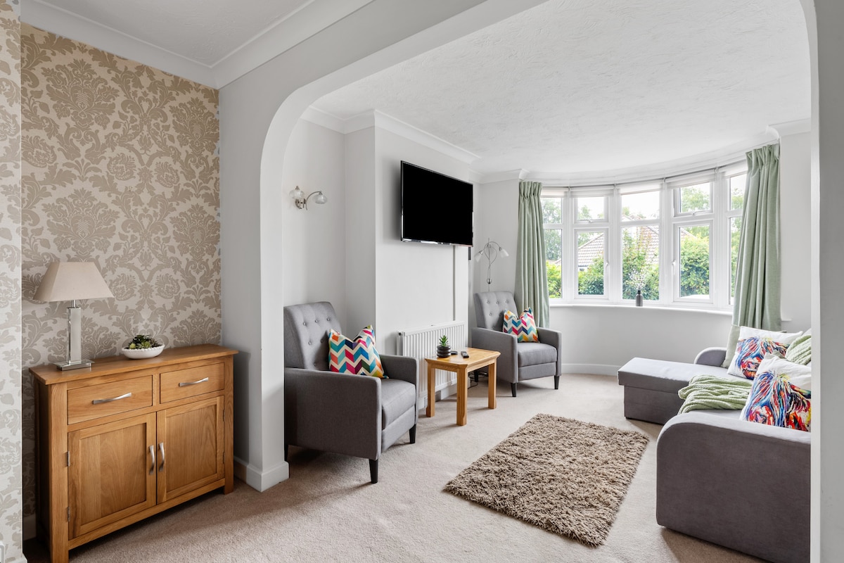 3 Bed Contractor House in Ipswich — Sleeps 6 — ipswich