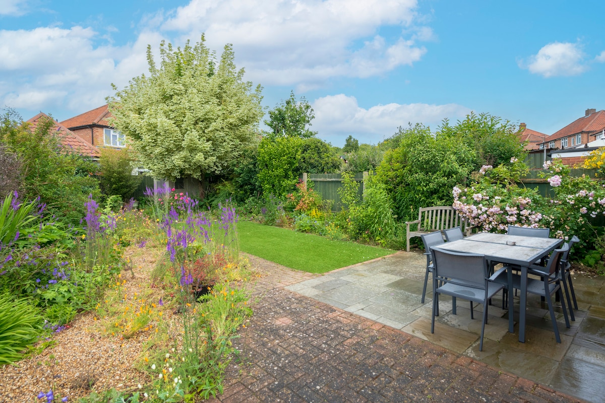 3 Bed Contractor House in Ipswich — Sleeps 6 — ipswich