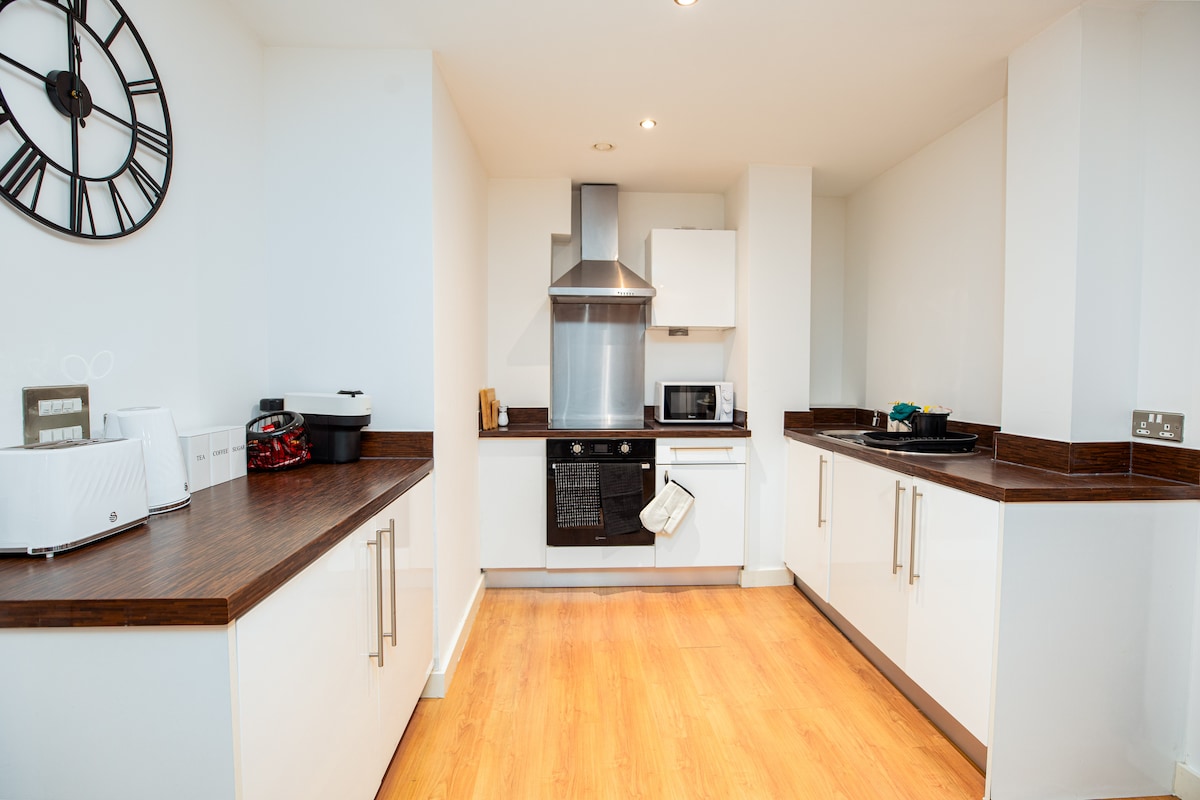 Airbnb: Holiday Rentals, Cabins, Beach Houses, Unique Homes & Experiences — West Yorkshire
