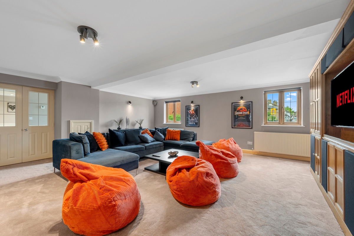 The Ultimate Contractor Hub — Wootton