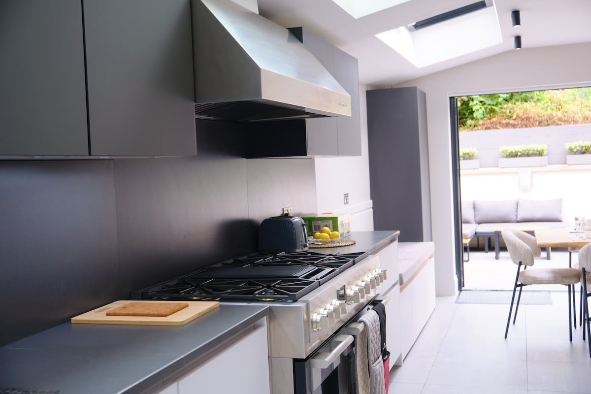 Airbnb: Holiday Rentals, Cabins, Beach Houses, Unique Homes & Experiences — London