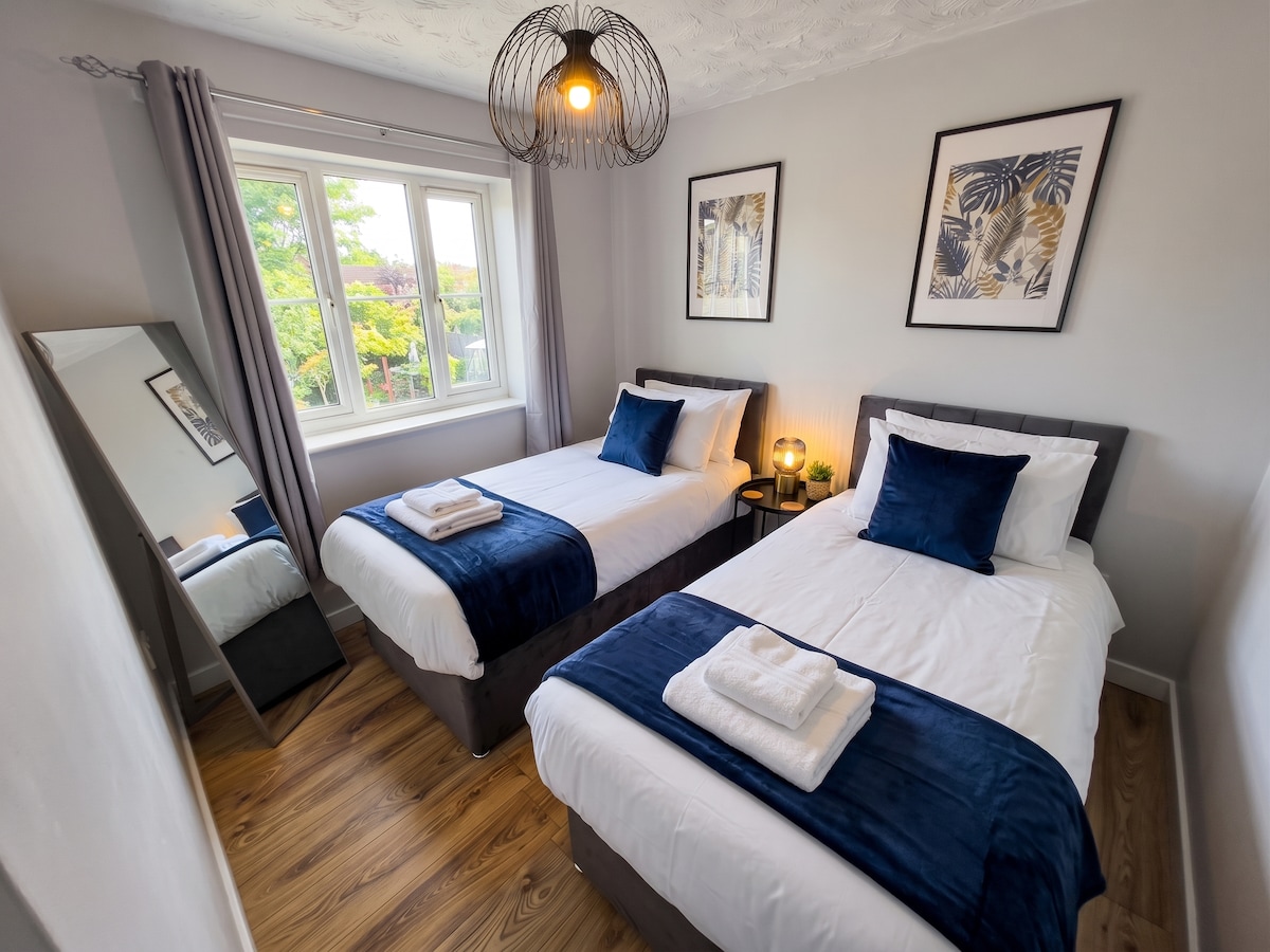 Spacious 3 Bed Home | Contractor | Driveway | Sleeps 5 — Milton Keynes