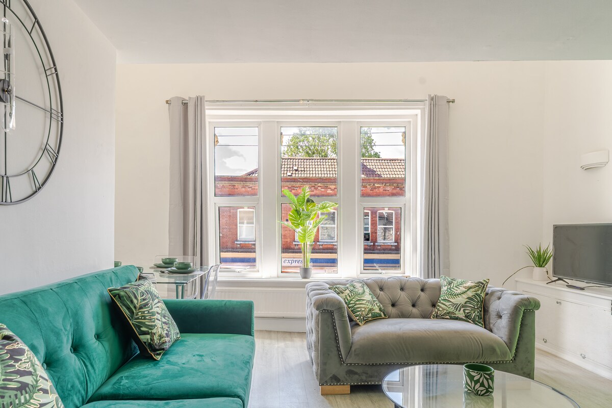 Airbnb: Holiday Rentals, Cabins, Beach Houses, Unique Homes & Experiences — Bristol