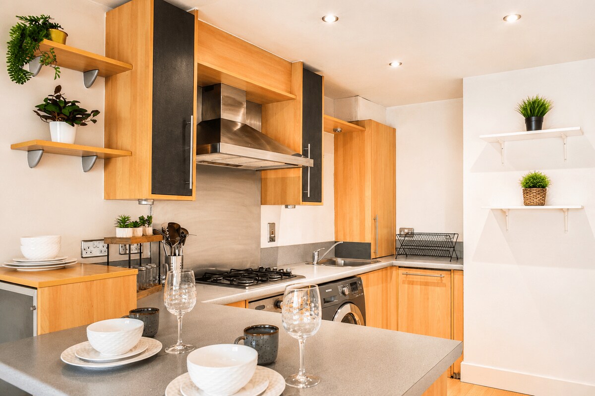 Airbnb: Holiday Rentals, Cabins, Beach Houses, Unique Homes & Experiences — West Midlands