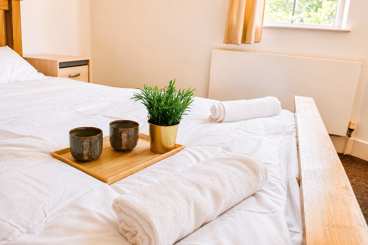 Airbnb: Holiday Rentals, Cabins, Beach Houses, Unique Homes & Experiences — West Midlands