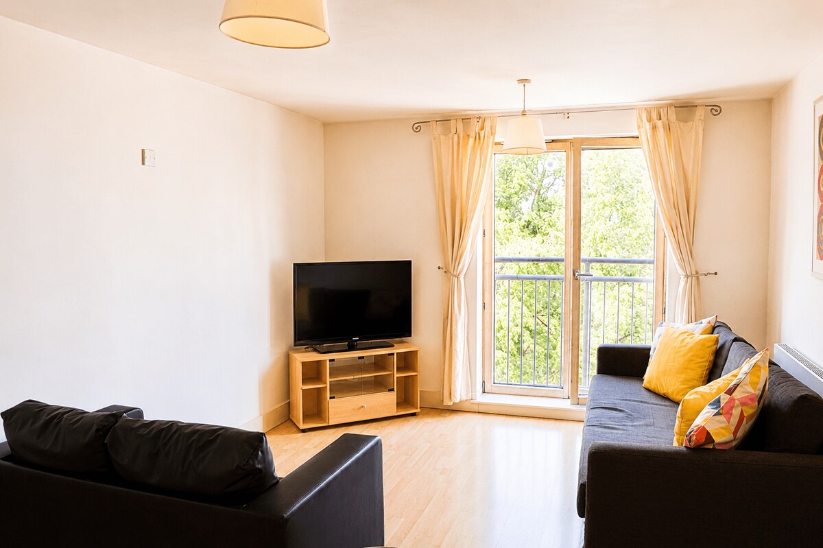 Airbnb: Holiday Rentals, Cabins, Beach Houses, Unique Homes & Experiences — West Midlands