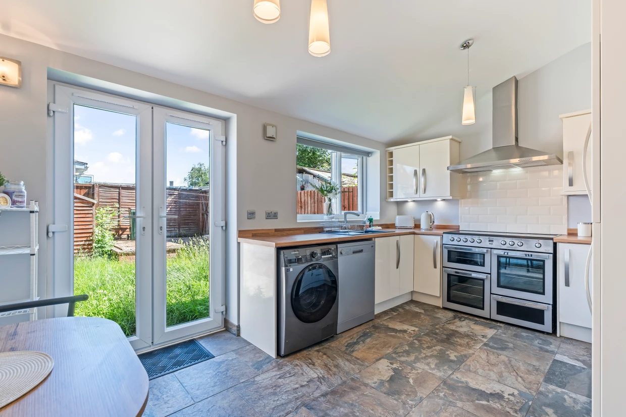 42 Ringwood Hwy — Coventry